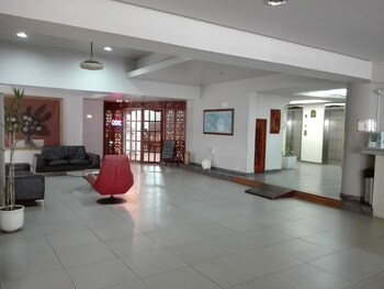 hotel tower house suites