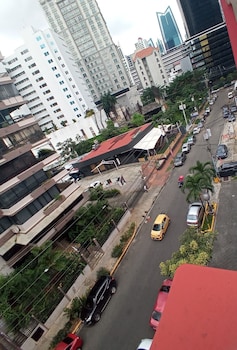 hotel tower house suites