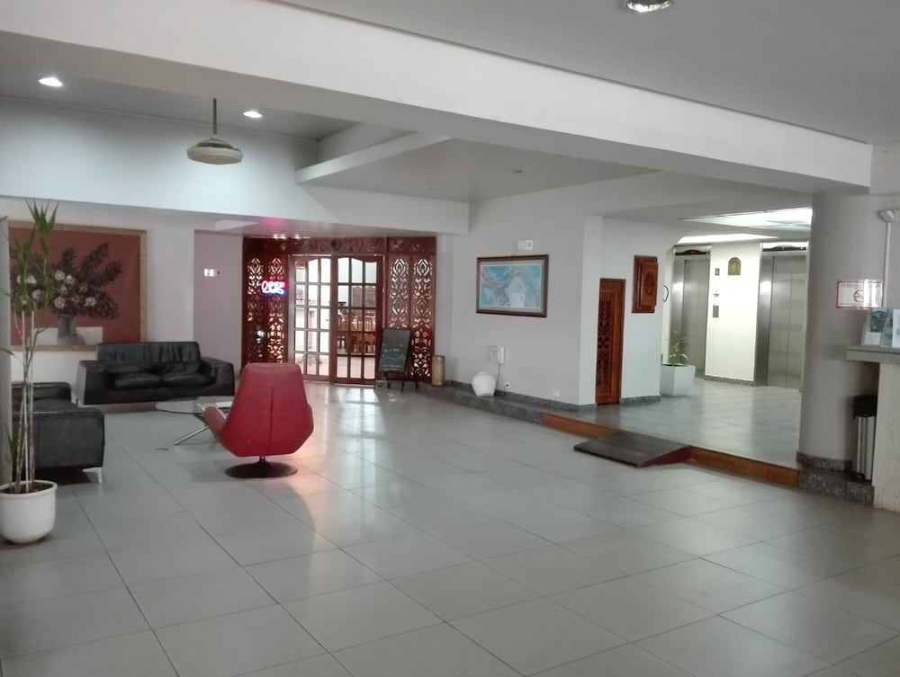 hotel tower house suites