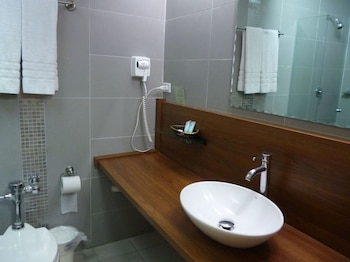 hotel tower house suites