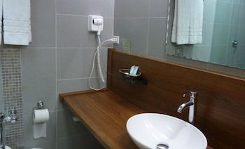 hotel tower house suites