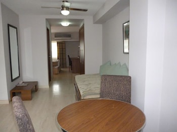 hotel tower house suites