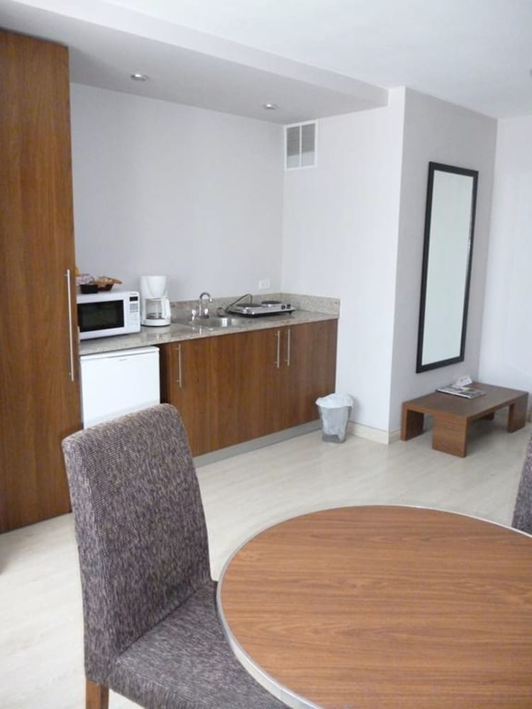 hotel tower house suites