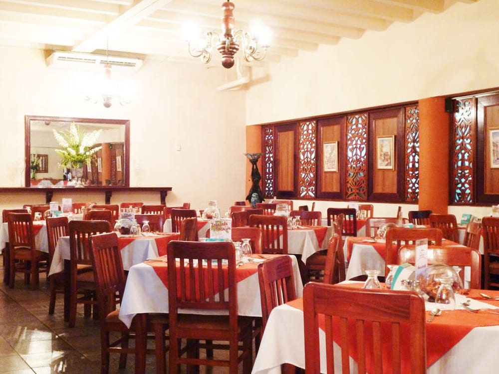 hotel tower house suites