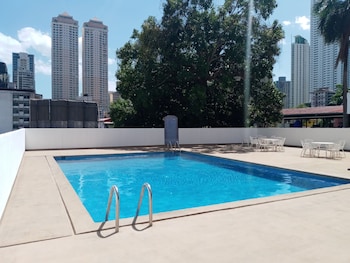 hotel tower house suites