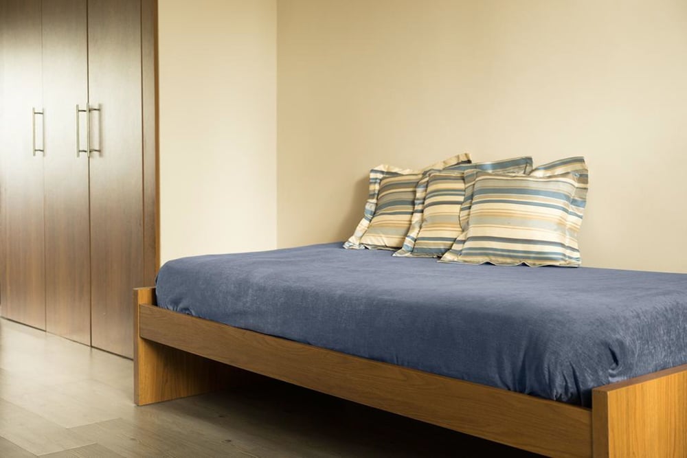 hotel tower house suites