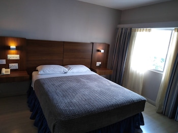 hotel tower house suites