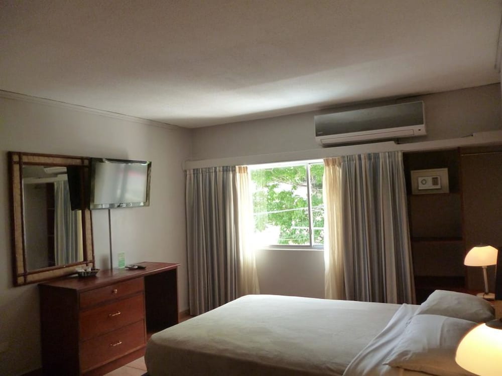 hotel tower house suites