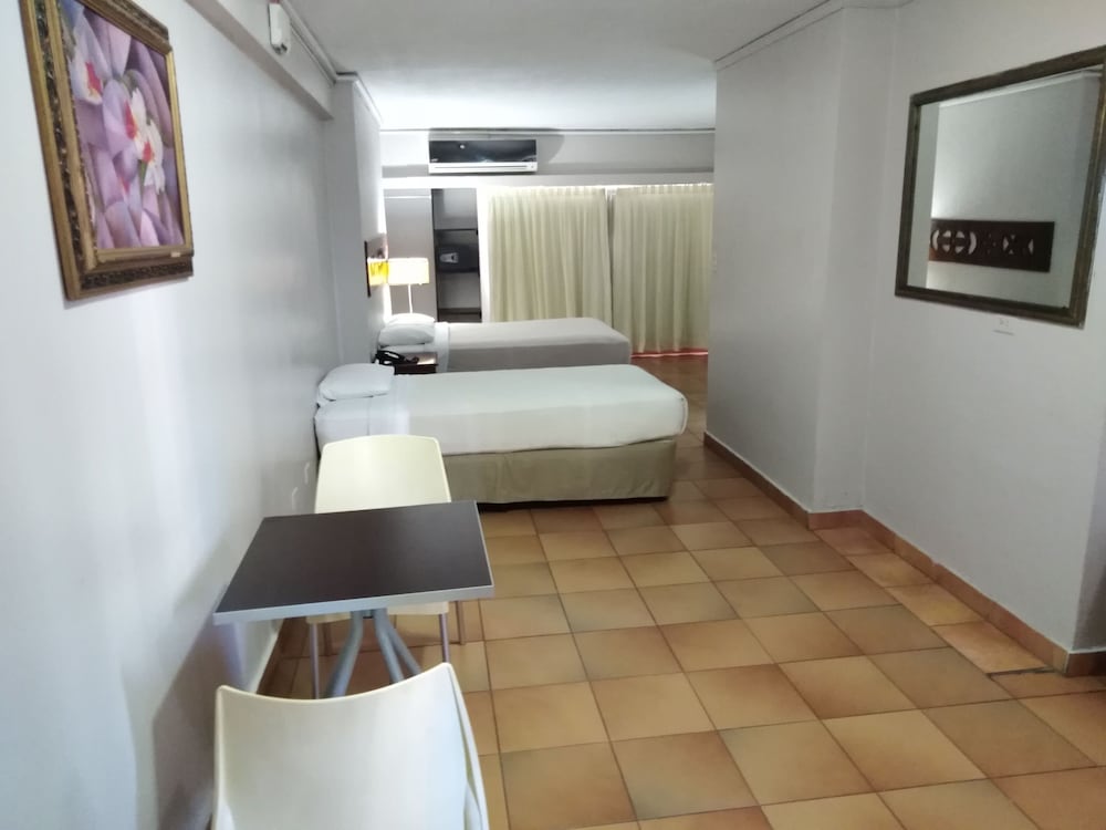 hotel tower house suites