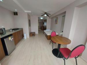 hotel tower house suites