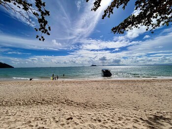 Royal Yao Yai Island Beach Resort - Near Phuket,,5 star