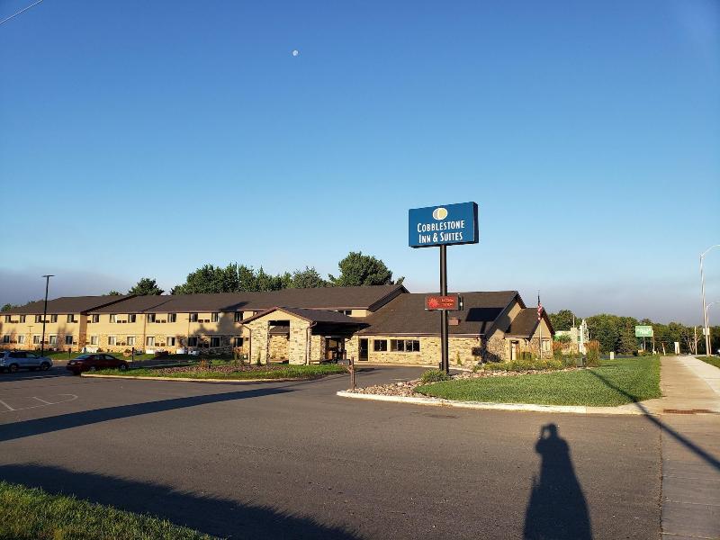 cobblestone inn and suites merrill