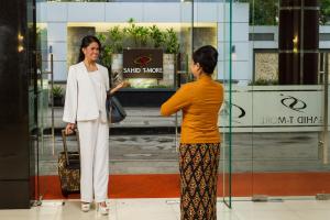 sahid t more kupang