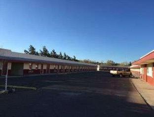 knights inn gallup at 1601 w hwy 66