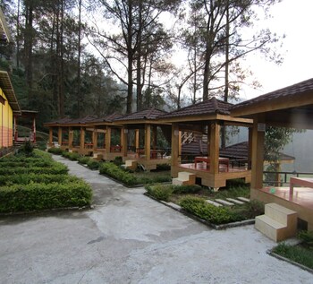 The Lawu Park Resort,Bulakrejo, Gondosuli Kidul,,3 star