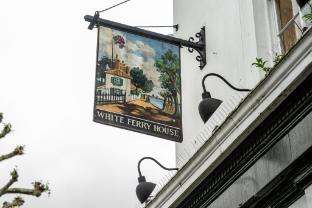 publove the white ferry victoria hostel