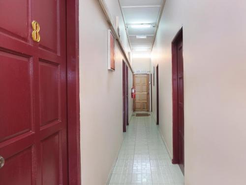 spot on 90144 corridor hotel 1