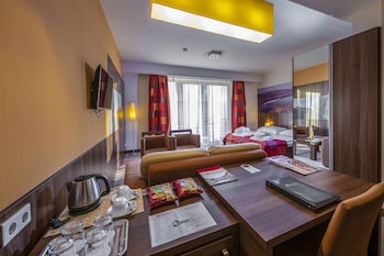 royal club hotel