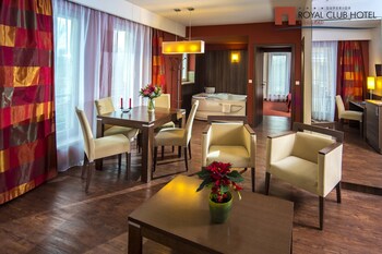 royal club hotel