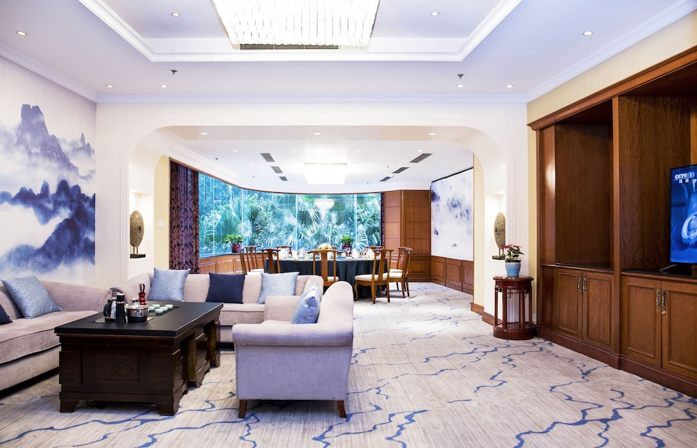 crowne plaza hotel and suites landmark shenzhen an ihg hotel