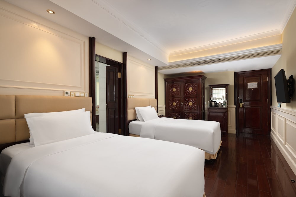 crowne plaza hotel and suites landmark shenzhen an ihg hotel
