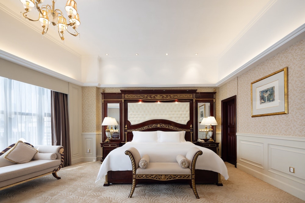 crowne plaza hotel and suites landmark shenzhen an ihg hotel