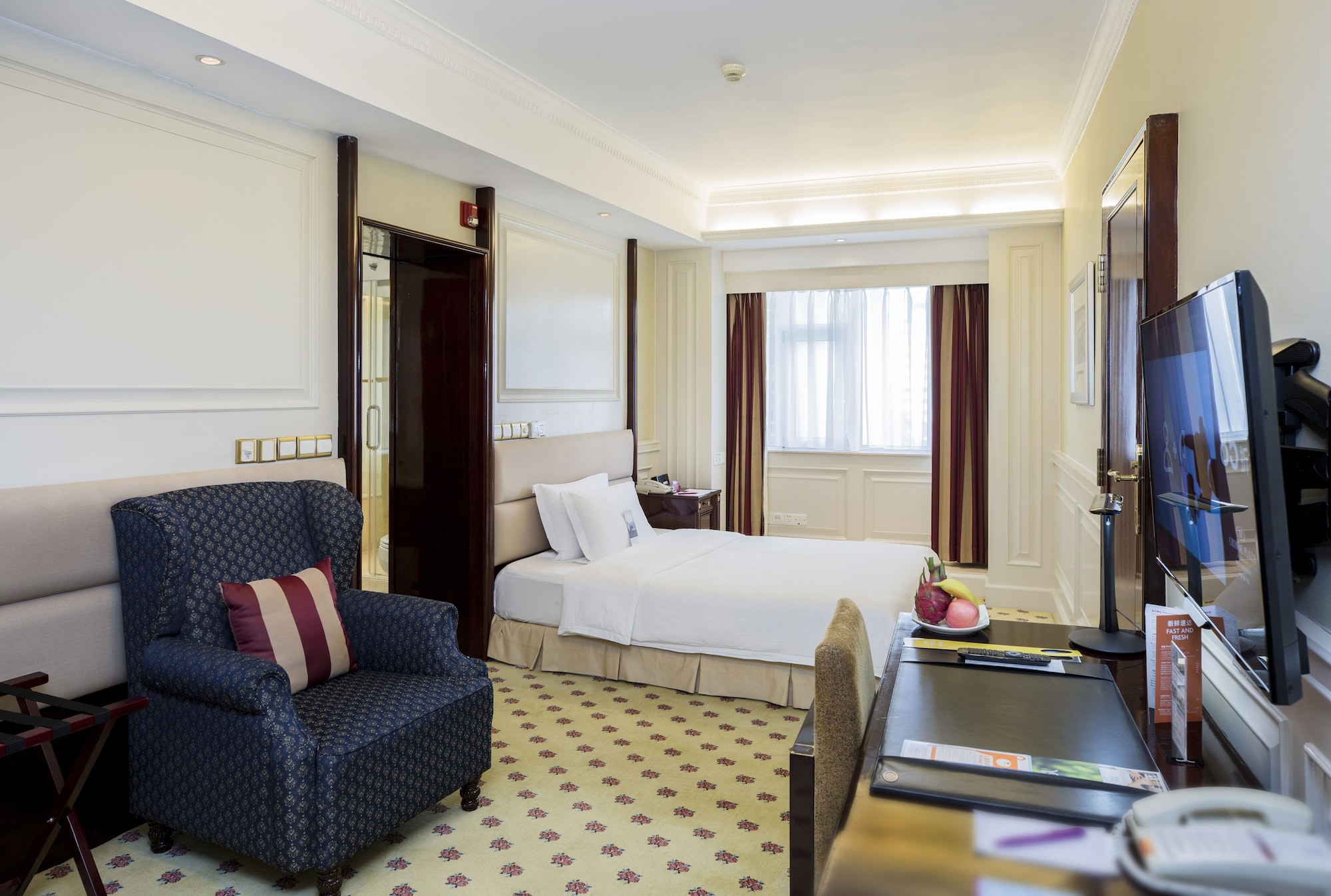 crowne plaza hotel and suites landmark shenzhen an ihg hotel