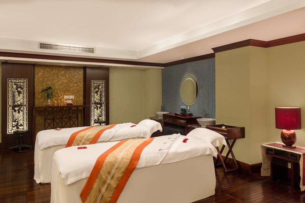 crowne plaza hotel and suites landmark shenzhen an ihg hotel
