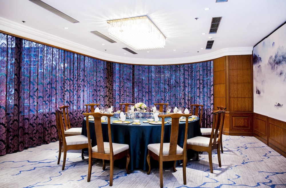 crowne plaza hotel and suites landmark shenzhen an ihg hotel