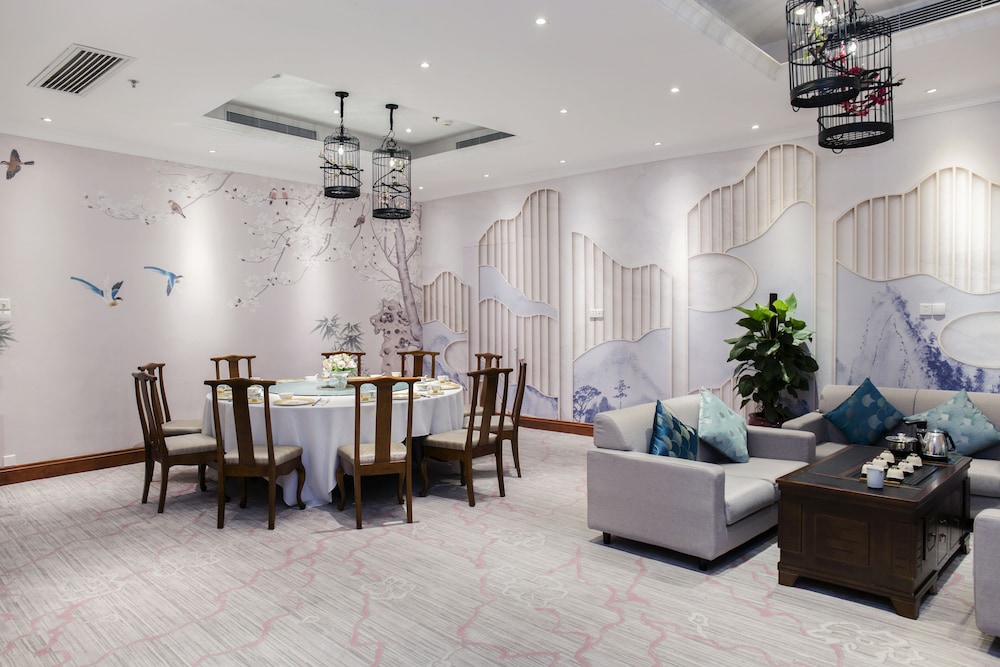 crowne plaza hotel and suites landmark shenzhen an ihg hotel