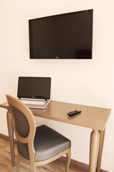 adonis aix en provence