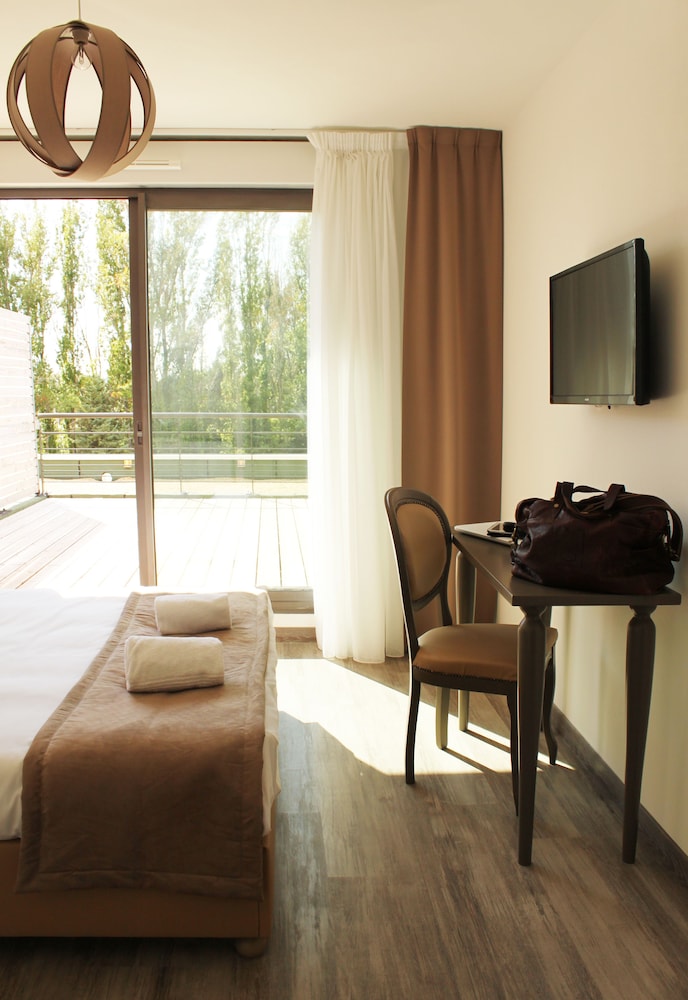 adonis aix en provence