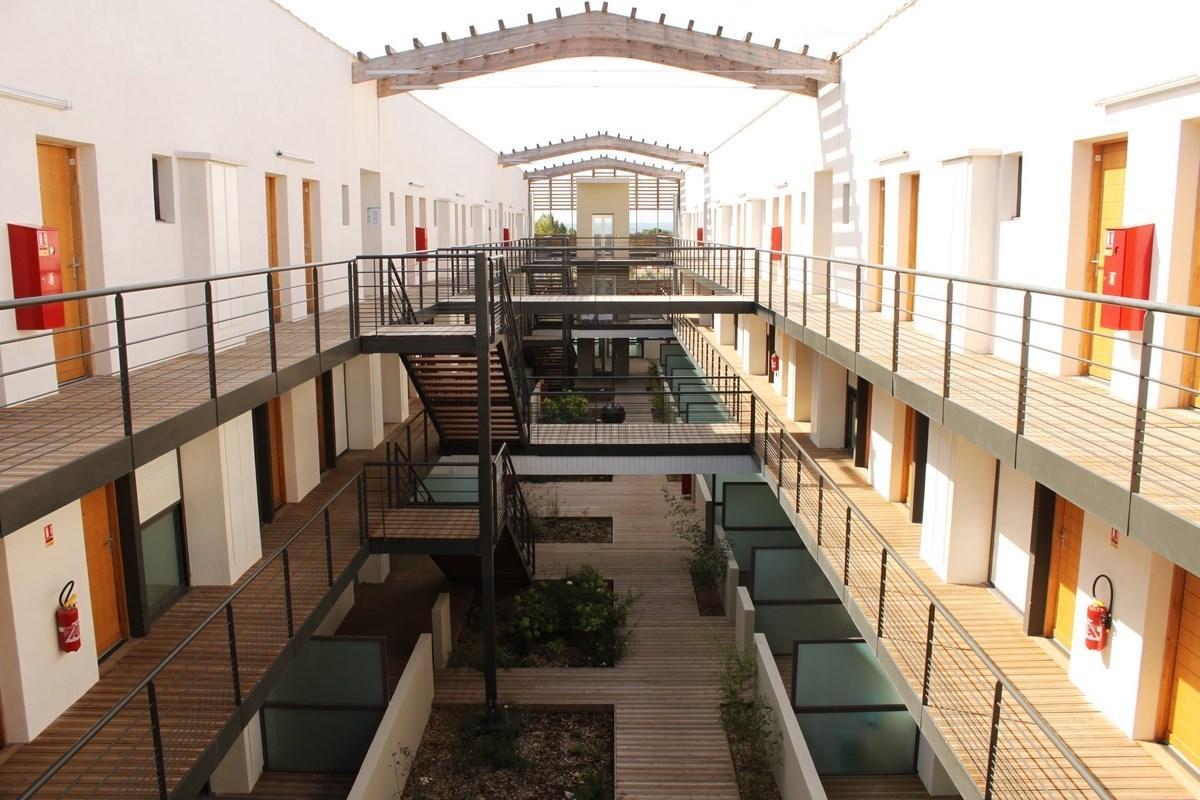 adonis aix en provence