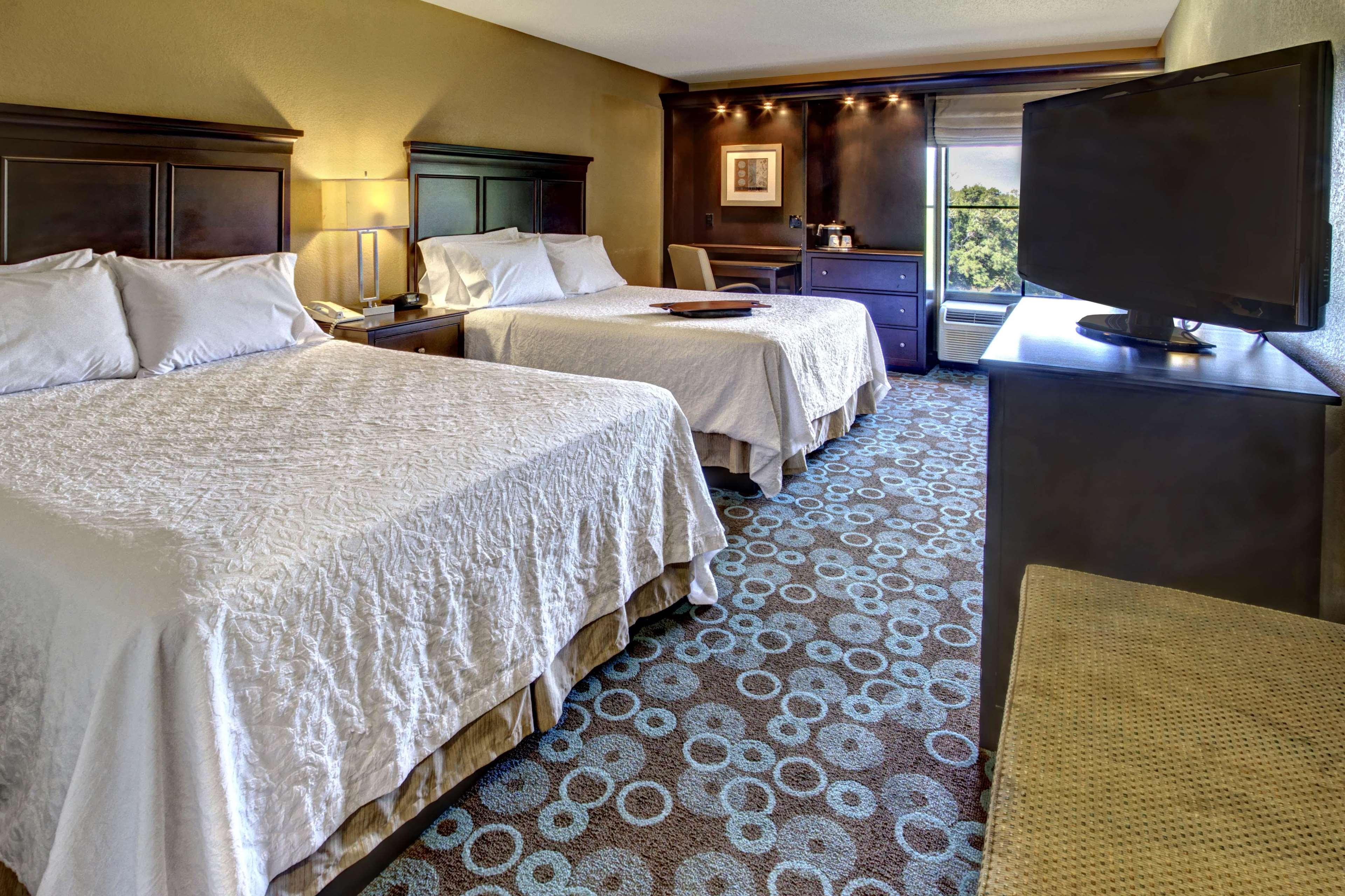 hampton inn biloxi