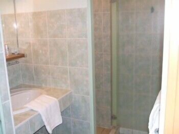 the originals city le logis delbee cholet nord inter hotel