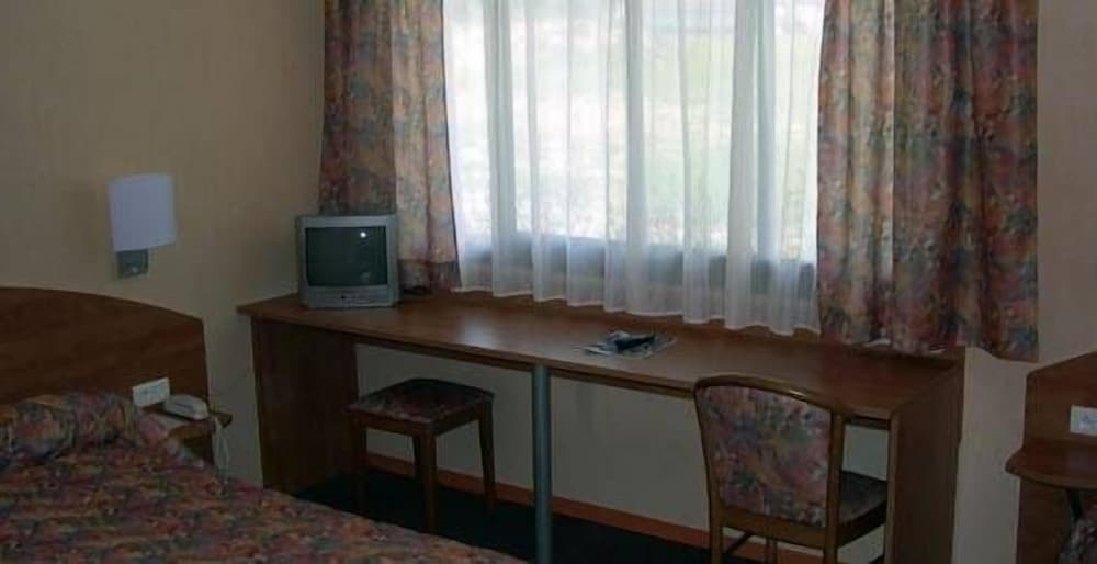 the originals city le logis delbee cholet nord inter hotel