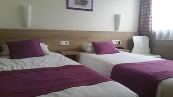 the originals city le logis delbee cholet nord inter hotel