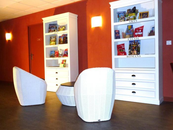 the originals city le logis delbee cholet nord inter hotel