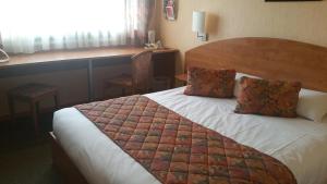 the originals city le logis delbee cholet nord inter hotel