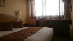 the originals city le logis delbee cholet nord inter hotel