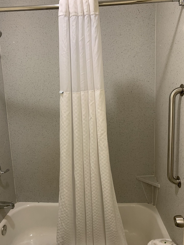 quality inn airport south