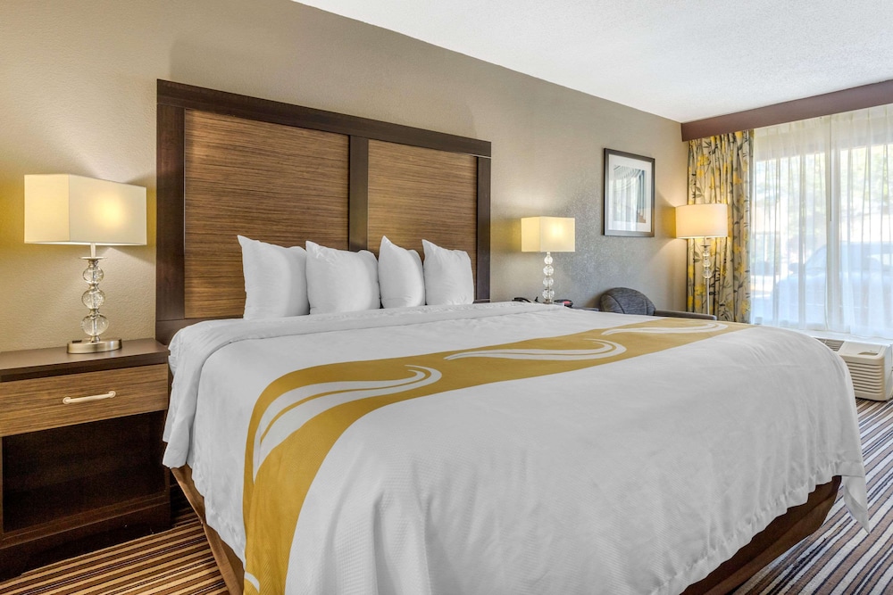 quality inn airport south