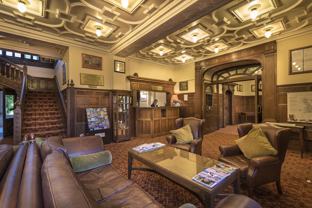 macdonald elmers court resort