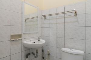 reddoorz jalan kolonel haji burlian palembang 2