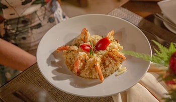 arraial bangalo praia hotel