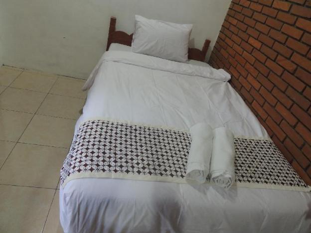 dalem sudarno syariah by ndalem beong