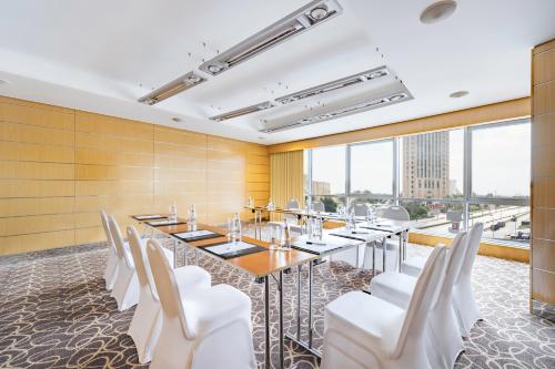 movenpick hotel west bay doha