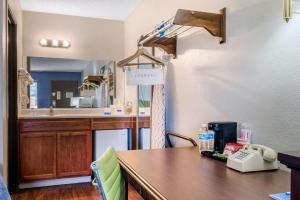rodeway inn near ft huachuca