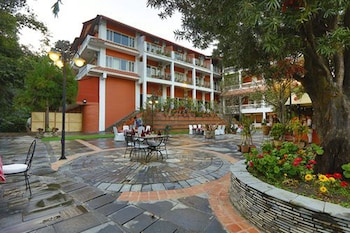 dhulikhel lodge resort