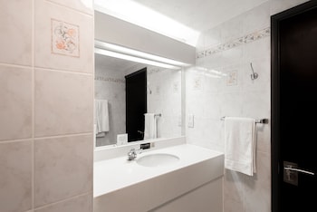 village hotel liverpool